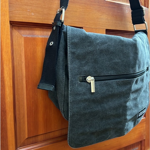 Kenneth Cole Reaction, Canvas laptop, book bag messenger bag NWOT gender neutral - Picture 6 of 17